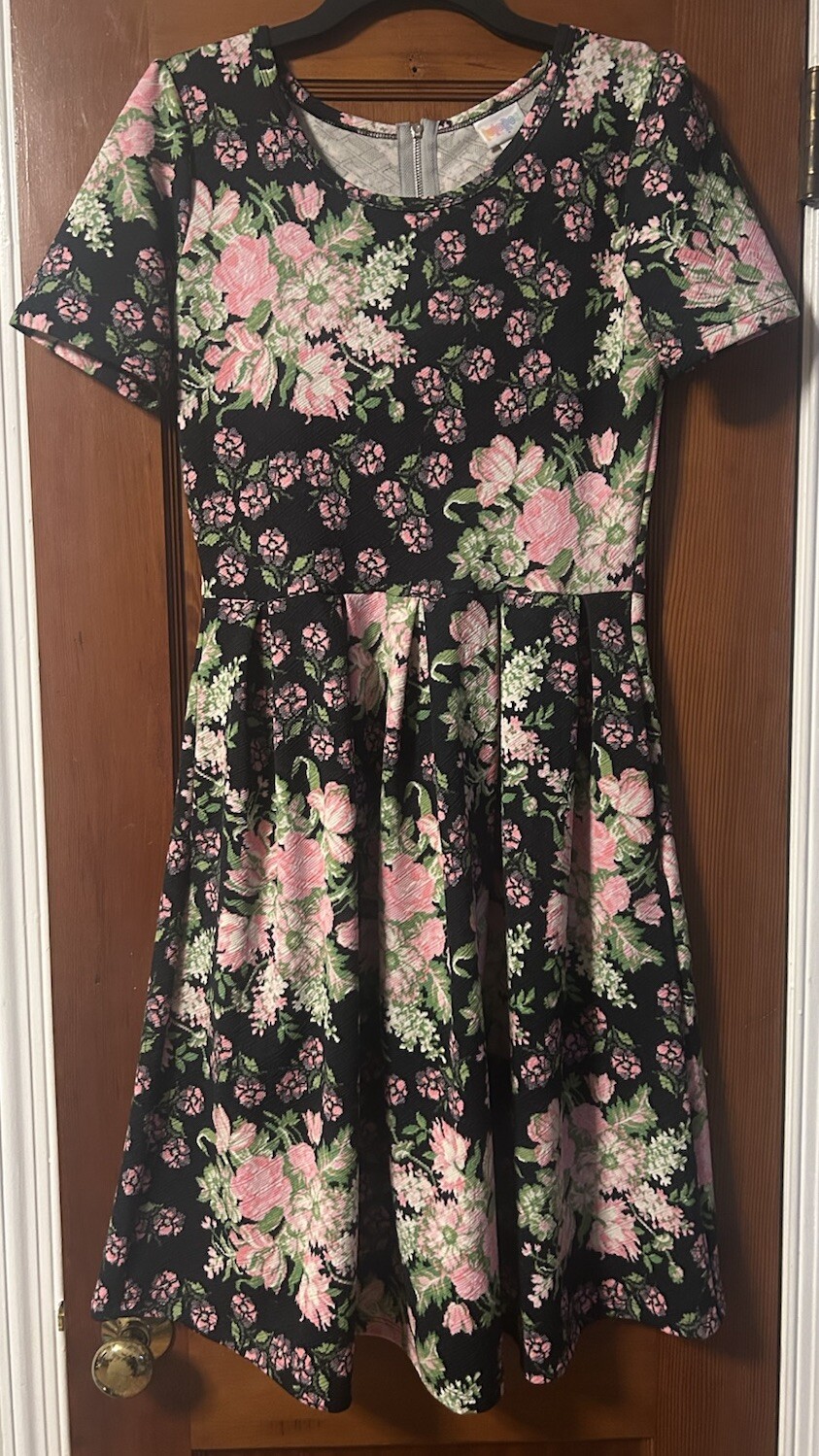 LuLaRoe Amelia Black Pink Large Roses Floral Pleated 🦄 Pockets - M