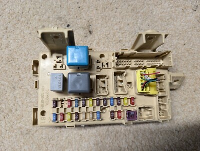 Toyota Corolla Verso 1.8 Petrol Fuse Board / Network Body - 89221-0F020