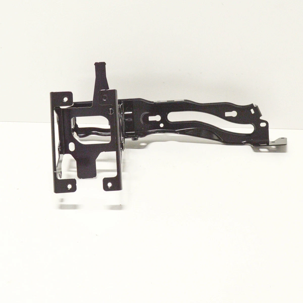 NEW BMW 3 F30 RIGHT SIDE HEADLIGHT BRACKET 51647245792 7245792 