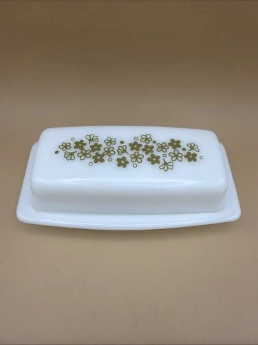 Pyrex Made in USA Vtg Daisy Green Spring Blossom 7 inch Butter Dish with Lid