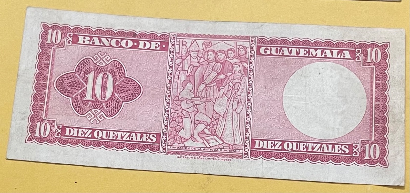 GUATEMALA 10 QUETZALES 1961 p47a Signatures: Galiano, Rivas, Paniagua
