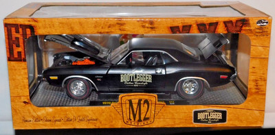 M2 MACHINES 1/24 SCALE 1970 DODGE CHALLENGER R/T HEMI BOOTLEGGER