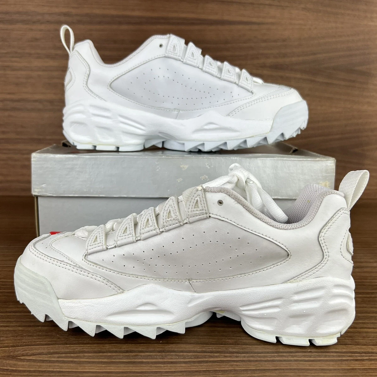 Fila disruptor white and silver 2025 Fila disruptor white and silver 2025