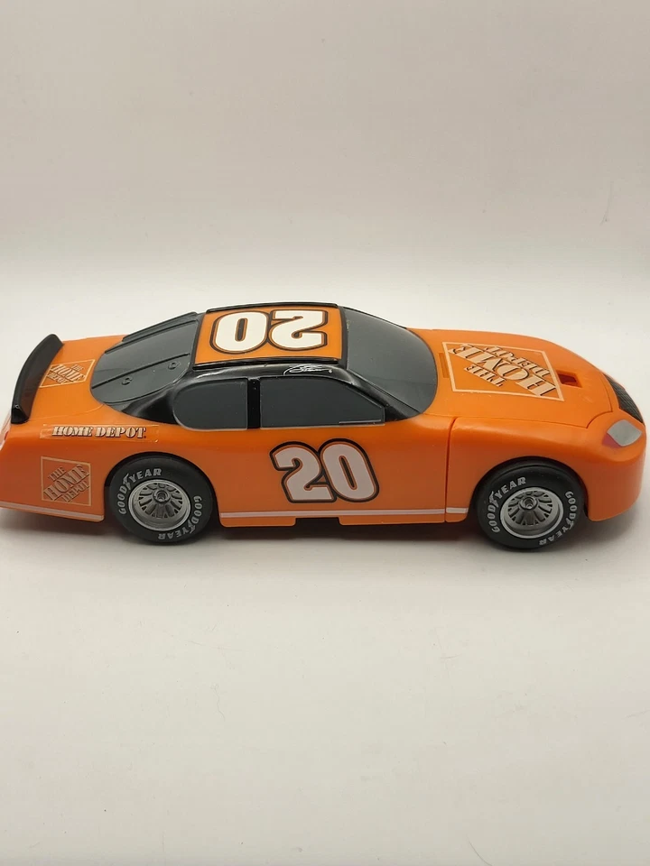 Coche de juguete de plástico NASCAR Tony Stewart #20 Home Depot Foto 3 de 4