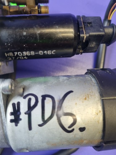 BMW E61 Kofferraumlift Hydraulische Heckklappenpumpe 7111867 - Bild 4 von 4