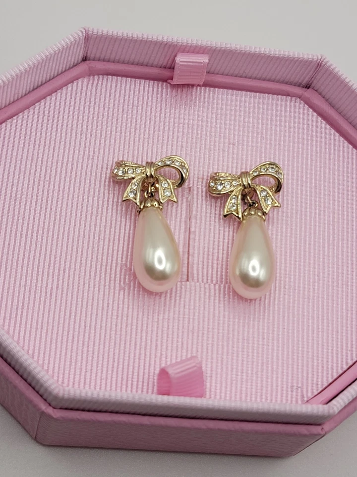 Gorgeous Faux Pearl Bow Drop Earrings With Crystals - image 3 of 4