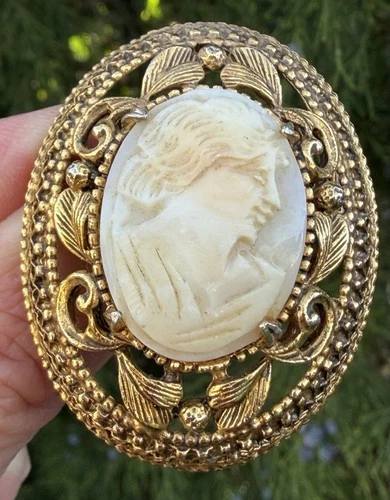 FLORENZA signed Vintage gold tone Cameo lady bust brooch pin costume jewelry