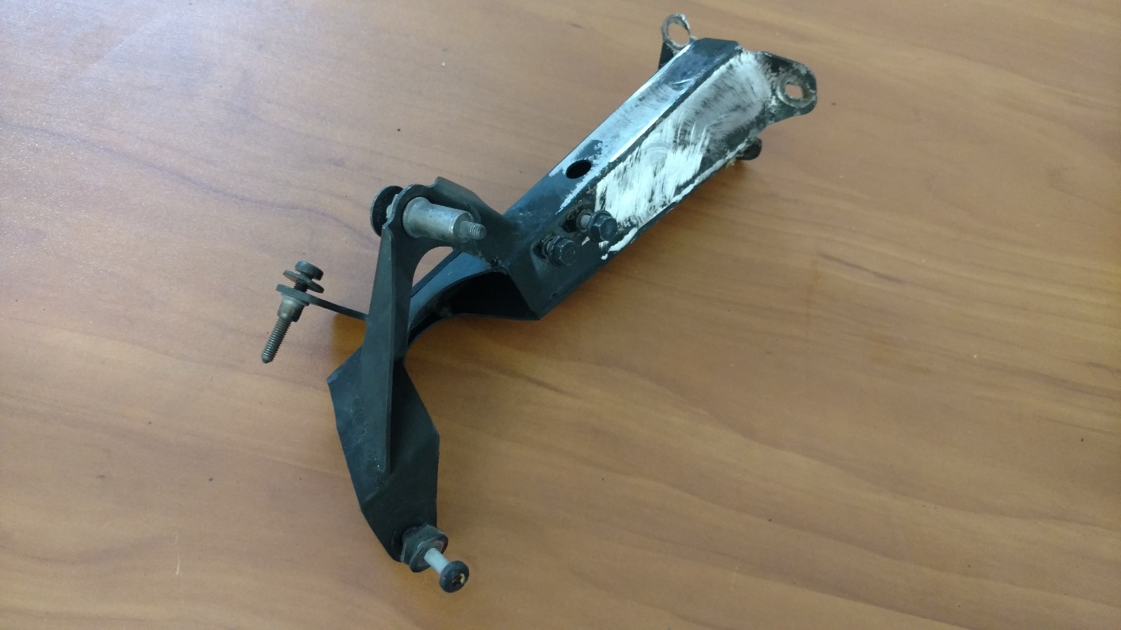LAMBORGHINI AVENTADOR FRONT SUPPORT BRACKET OEM 470806812B