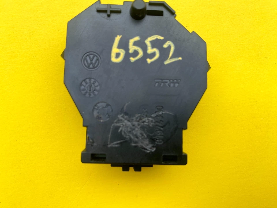 2010-2016 VOLKSWAGEN JETTA MULTIFUNCTION STEERING WHEEL CONTROL UNIT 5K0959542B - Image 3 of 4