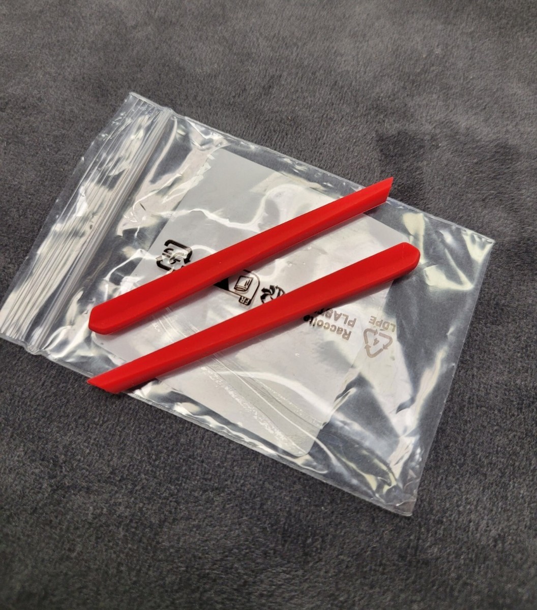 Oakley Voltage Genuine 8049 RED OX8066-08 Earsocks Ferrari Temple