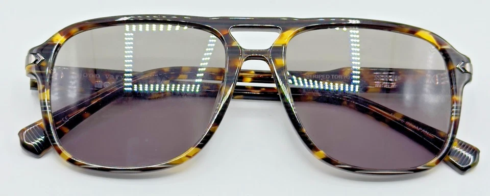 NUEVO Gafas de sol John Varvatos SJV553 gafas de sol a rayas marco tortuga lentes grises Foto 2 de 4