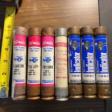 LOT OF 7 50  60 AMP RK5 TIME DELAY FUSES E-01