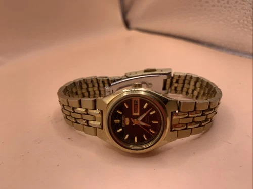 Working Seiko 5 Ladies Vintage Gold-Tone Day/Date Automatic Watch