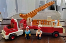 Vintage 1978 Fisher-Price FIRE TRUCK w/ 2 Firemen Figures  Ladders