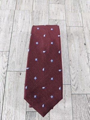 TOM JAMES Dapper Darts in Burgundy Blue White on Pewter 100% Silk Tie Necktie