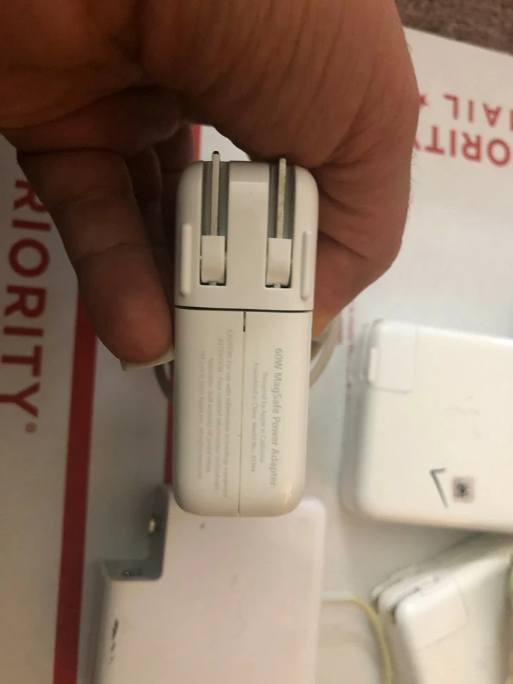 Lot of 9 Pieces of Unsorted Original Apple Charger 45w, 60w, 85 All Original - Image 2 of 4