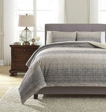 Signature Design by Ashley Furniture Arturo Cotton 3-piece Queen Duvet Cover Set