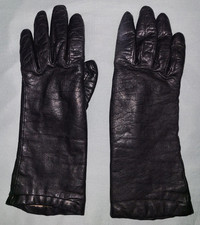 Vtg Aris black leather gloves w brown cashmere lining, ladies' size 6 1/2