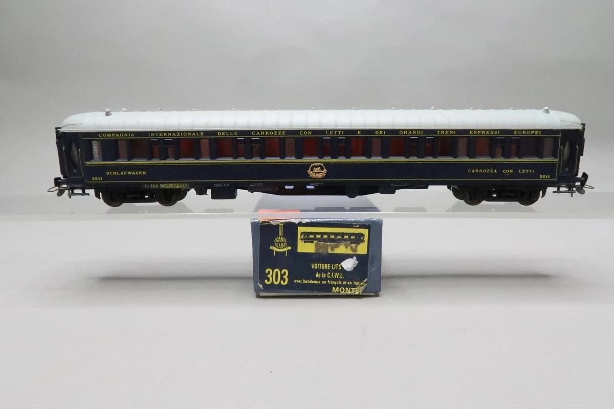 Ready to Go/Pre-built Orient Express HO Model Railroad Passenger