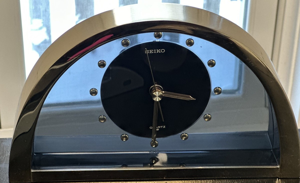 SEIKO Quartz Half Moon Gold Tone Desk Mantel Clock Hollywood SEIKO Quartz Half Moon Gold Tone Desk Mantel Clock Hollywood