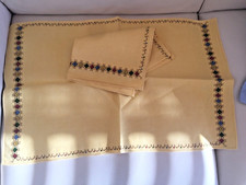 COPPIA TOVAGLIETTE AMERICANE  IN  LINO  RICAMATE A PUNTO CROCE CM 60X37 + 6 TOVA