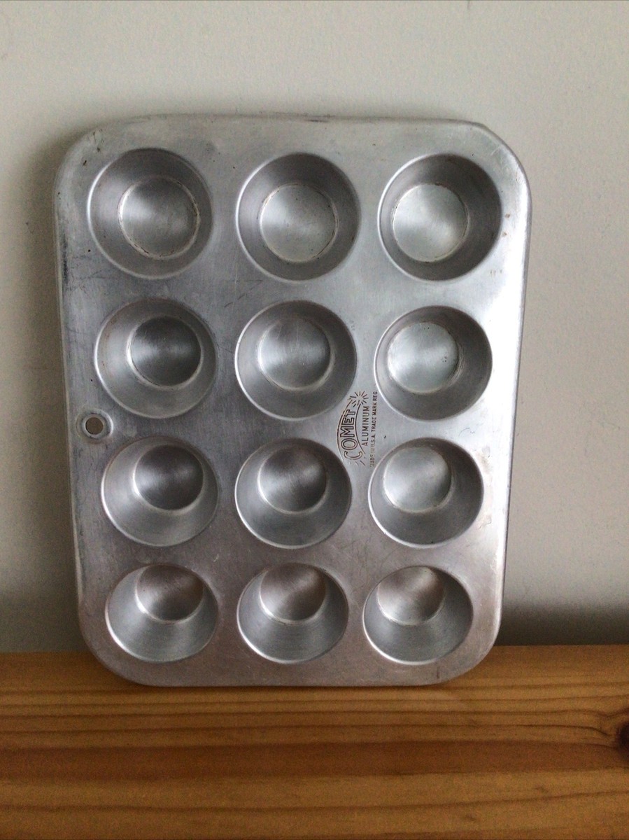 Vintage United Aircraft Products Muffinaire 12 Count Muffin Pan Cupcake  Made USA