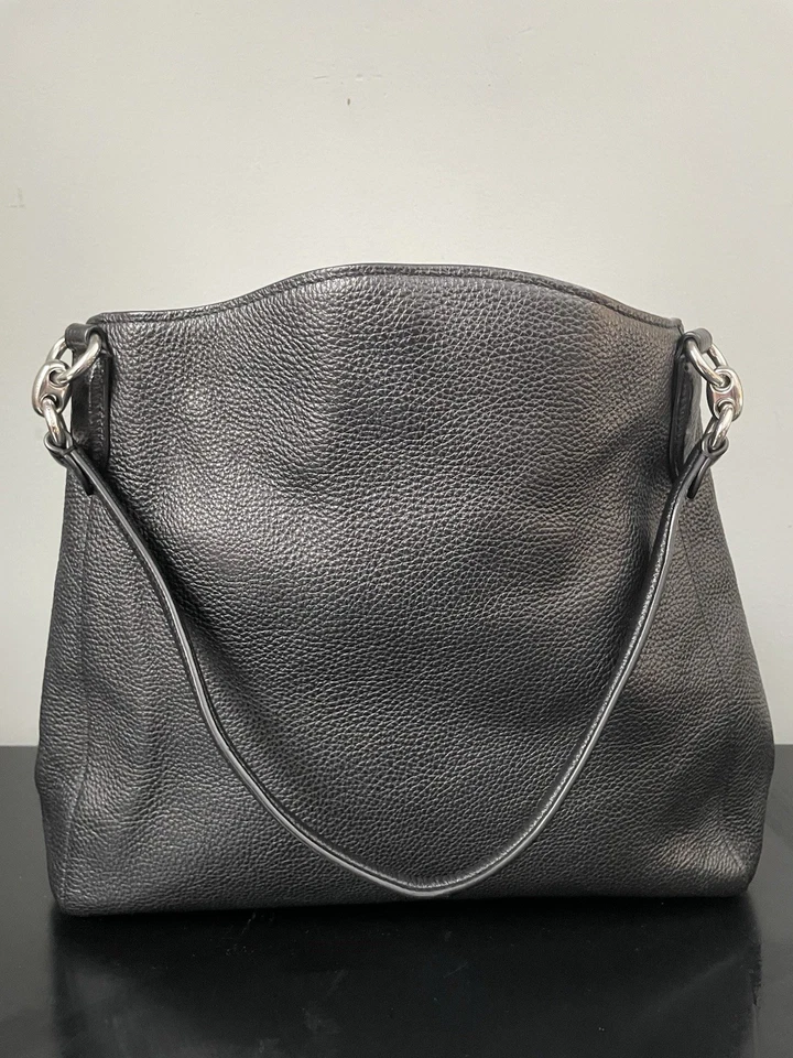 Bolso de Hombro COACH Hallie Hobo Cuero Guijarro Negro con Herrajes Plateados Foto 4 de 4