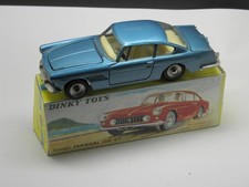 vrai DINKY TOYS 515 -  FERRARI 250 GT plus rare coloris bleu - état NEUF