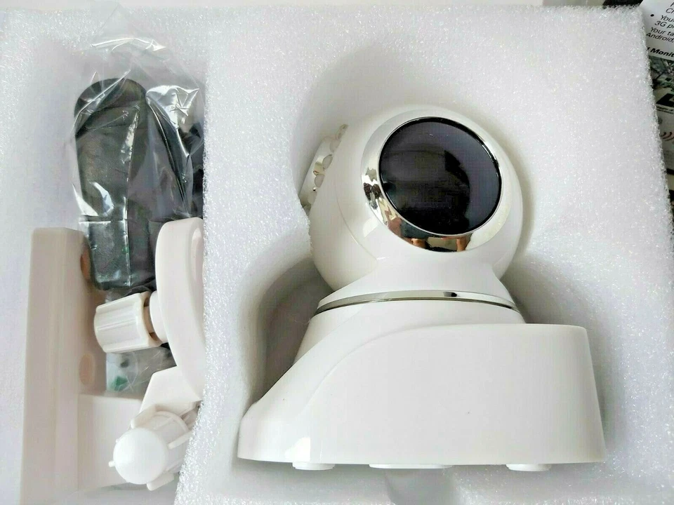 Polaroid  IP300 Wireless IP Security Camera New (other) - Image 3 of 4