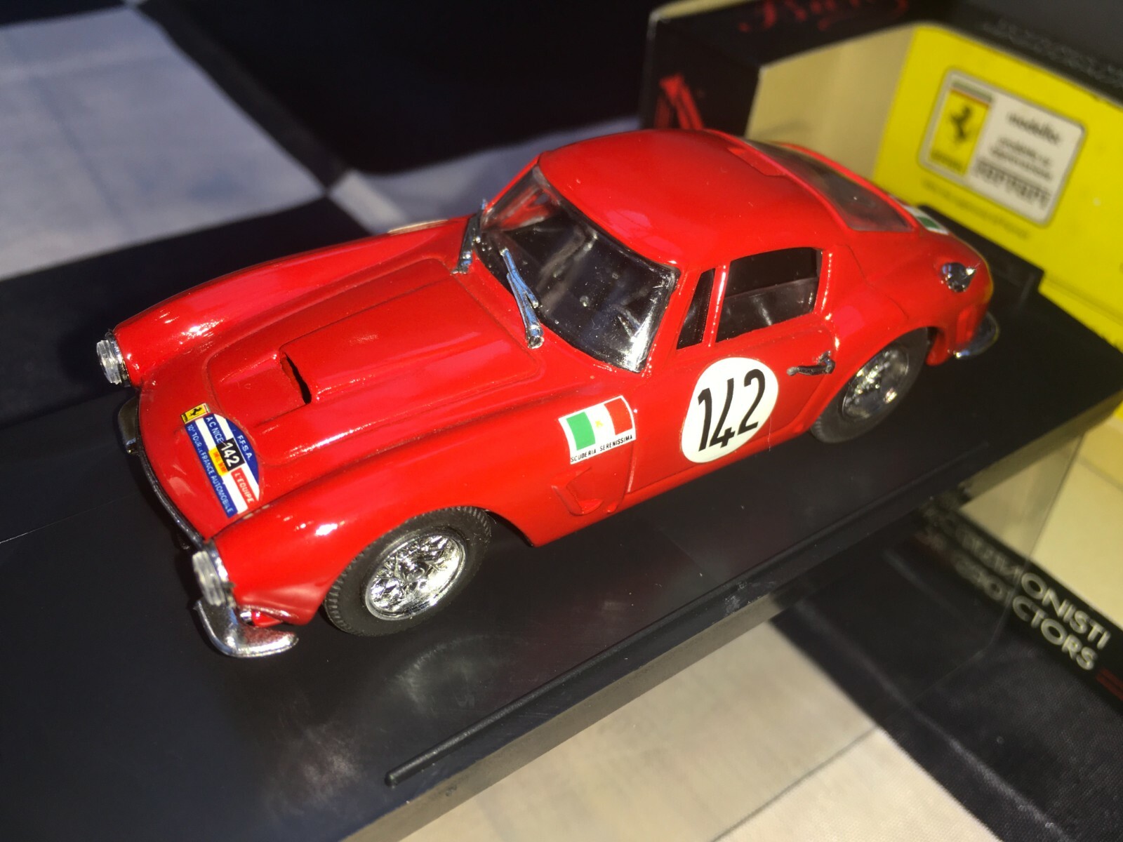 1:43 Bang #7084 Maurice Trintignant Ferrari 250 GT SWB #142 Tour de France 1961