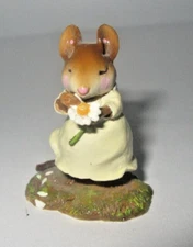 Wee Forest Folk Mouse Loves Me...Daisy Petals Yellow Figurine M-233 NO CHIPS