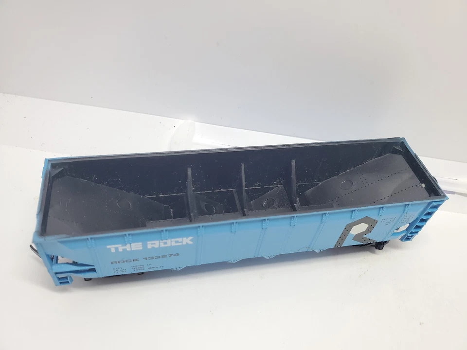 HO Scale "The Rock" 133274 Forty Foot Open Hopper Freight Train Car #20 - Image 2 of 4