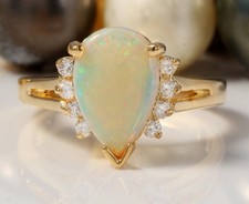 Damenring 6,80 Karat natürlicher Opal und Diamanten in 14 Karat massiv Gelbgold