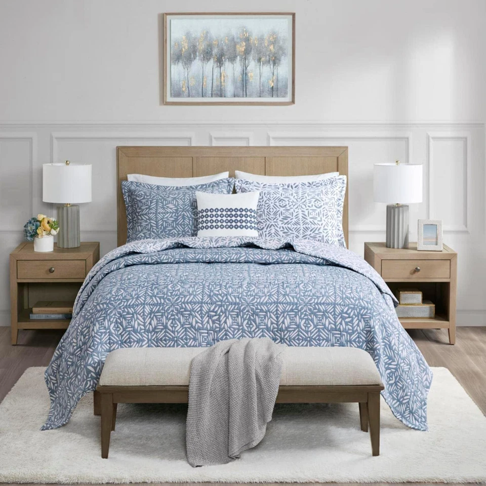 MADISON PARK SIGNATURE 4 Piece Quilt Set | Queen | Blue - Image 4 of 4