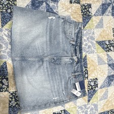 Old Navy Women  s Denim Skirt Size 16