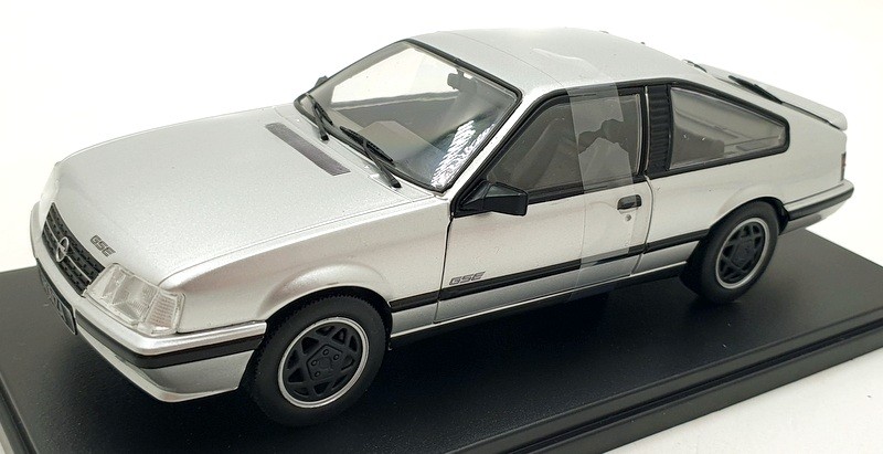 Whitebox 1/24 Scale Diecast WB124156-O - Opel Monza A2 GSE - Silver