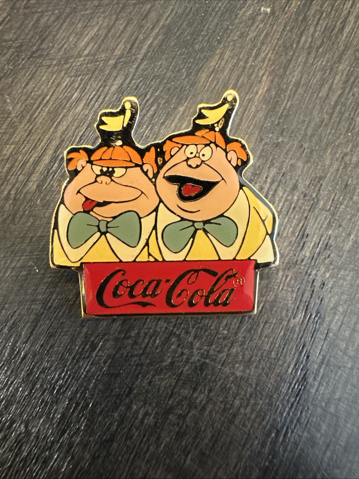 VTG - TWEEDLEDEE & DUM Coca-Cola Walt Disney World WDW 15th Anniversary Pin '86