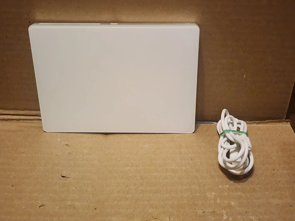 Genuine Apple Magic Wireless Trackpad 2 - A1535 w/USB Cable w/Free shipping - Image 2 of 4