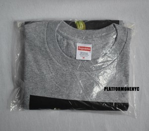 Supreme Raphael Tee en gris. tamaño 