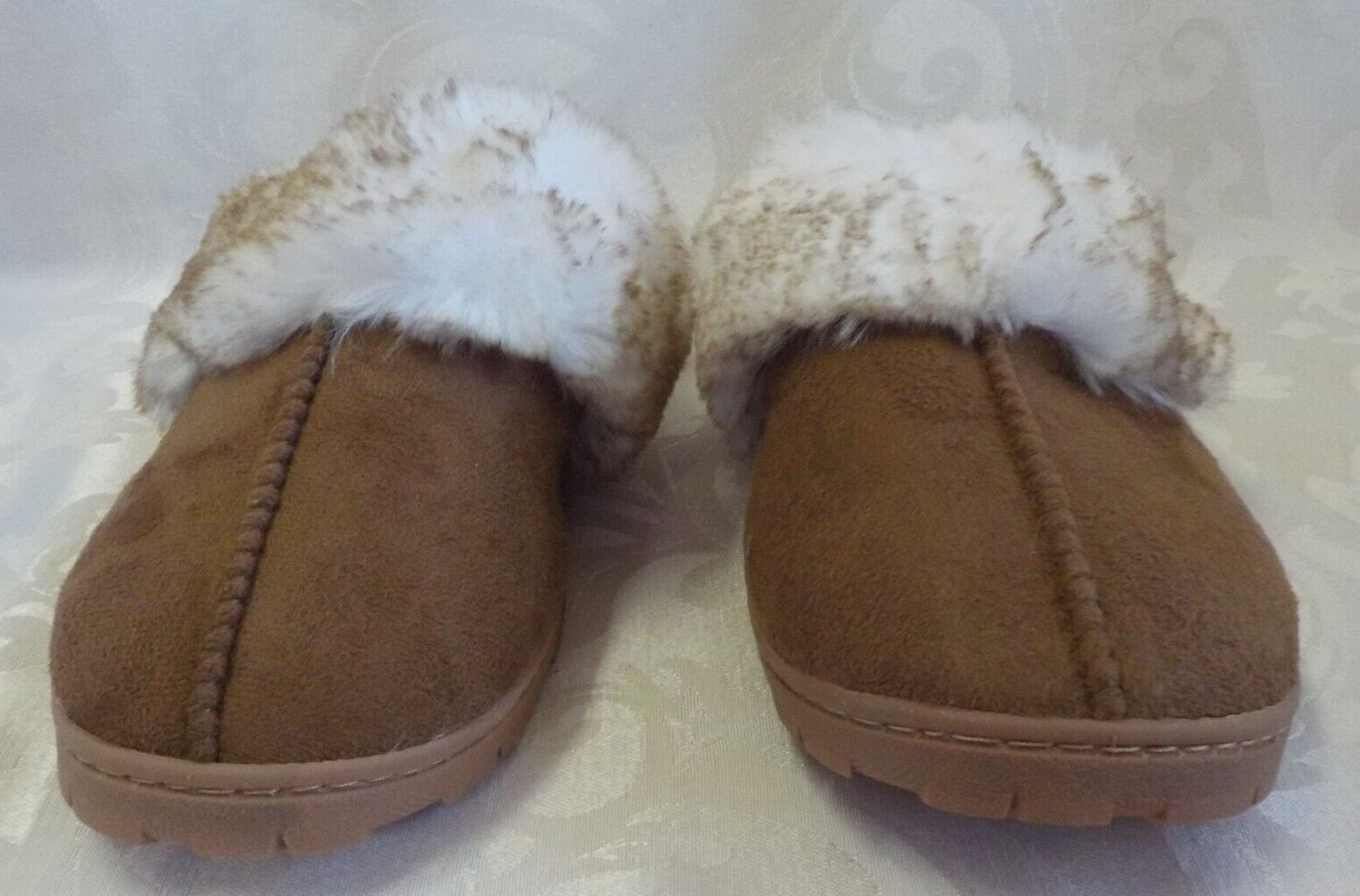 SAOLA Pantofola in memory foam Kensie taglia 8 nuove con scatola con finitura in pelliccia sintetica e soletta di trazione