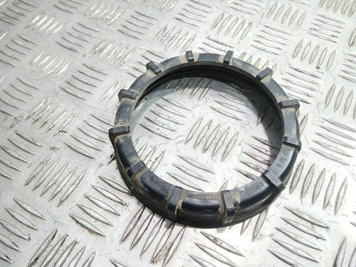 Volkswagen Golf IV 1999 Befestigungsmutter Kraftstoffpumpe im Tank 66kW UST42333