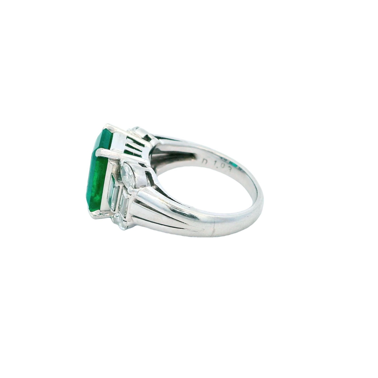 Emerald Solitaire Ring With Diamonds - image 3