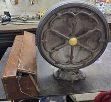 Vintage 1920's Atwater Kent Speaker and Radio