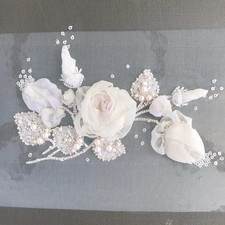Handgestickte Stickerei aus Seidenorganza / 3D-Blumen / Swarovski / Wei&szlig; /Unikat