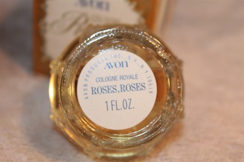 AVON DECANTER COLOGNE ROYALE ROSES, ROSES 1 OUNCE FILLED W/ BOX - Picture 2 of 2
