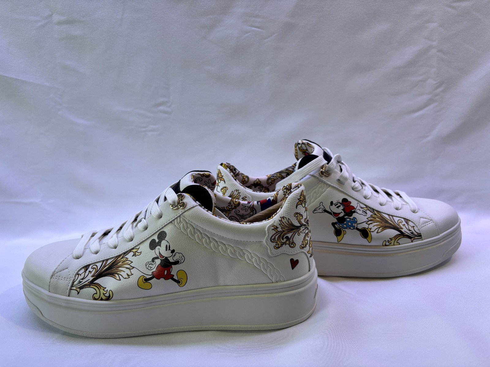 Aldo X Disney Women's D100 Graphic Lace Up Low Top Sneakers White Mickey Size 10