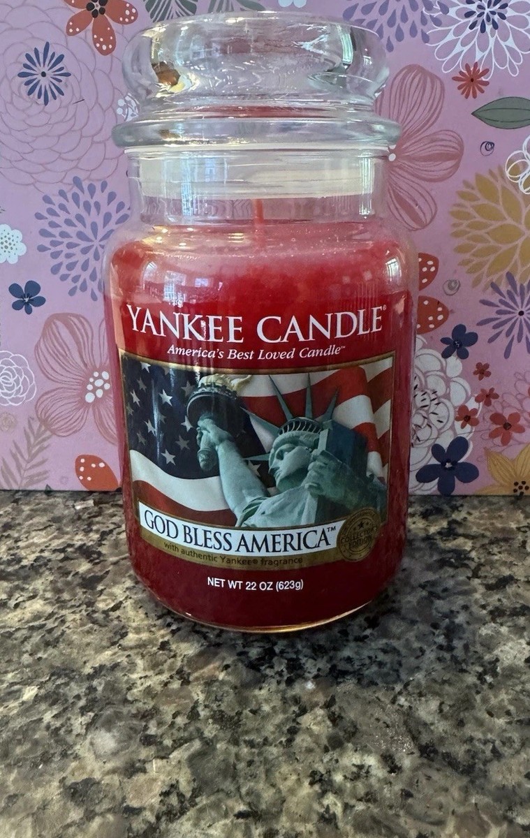 Yankee Candle God Bless America Scented Candle 623 g Classic  Yankee Candle God Bless America Collector\'s Edition Large Jar 22oz Red Candle display picture 1