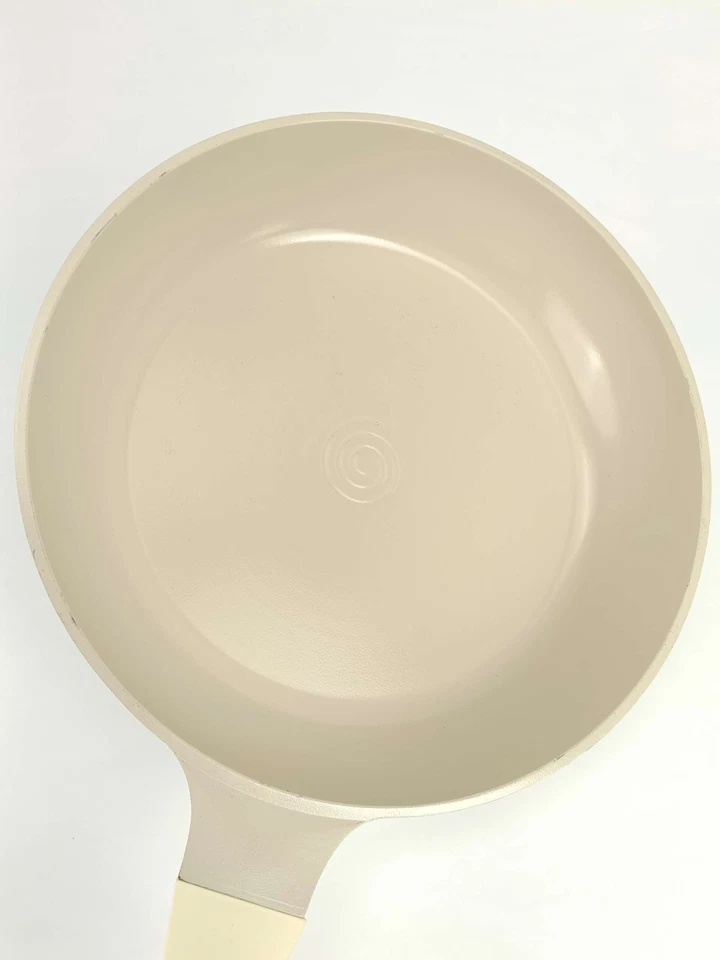 Padella tradizionale Redchef 28 cm con coperchio in ceramica, beige - Immagine 3 di 4