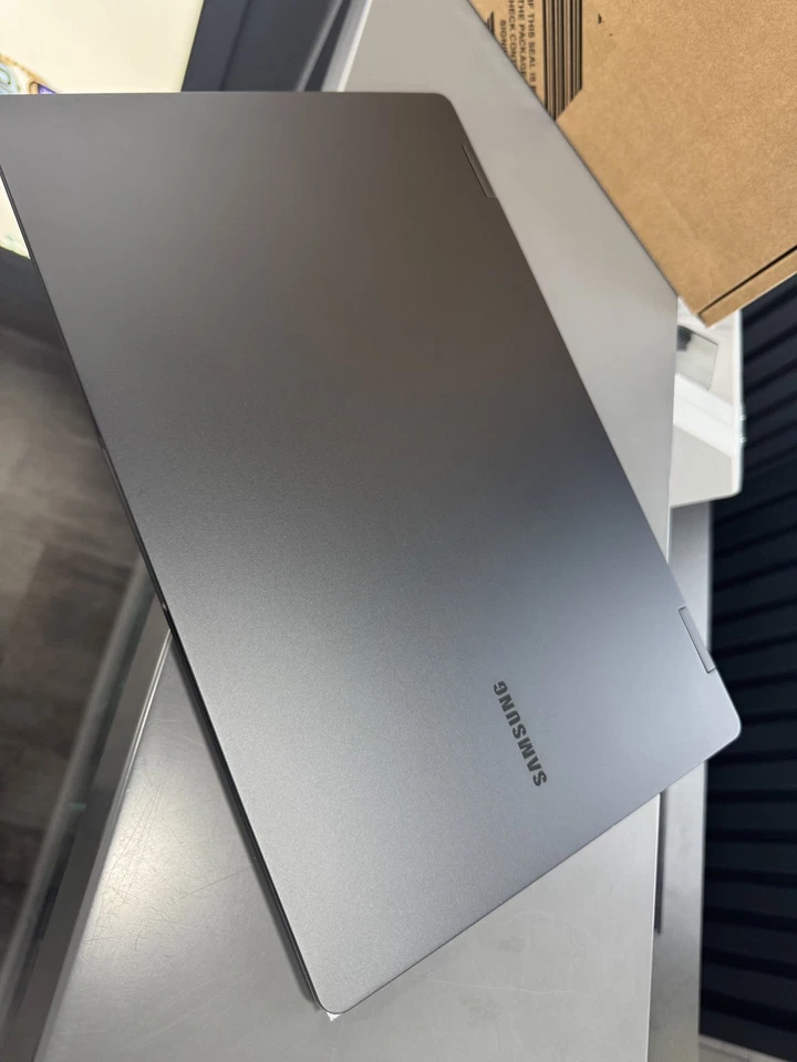 Samsung Galaxy Book  360 - Graphite - 15.6” 13th Gen Intel Core I7 brand new - Image 3 of 4