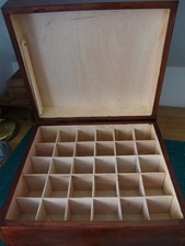 Ręcznie robiony drewniany 30-komorowy organizer artystyczny i rzemieślniczy pudełko do przechowywania z szufladą